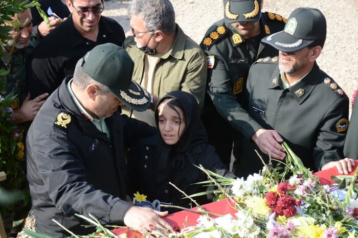 پرسنل نیروی انتظامی برای آرامش مردم جان خود را فدا میکنند