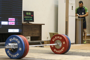 وزنه‌برداری در ورزش کشور مظلوم واقع شده است 