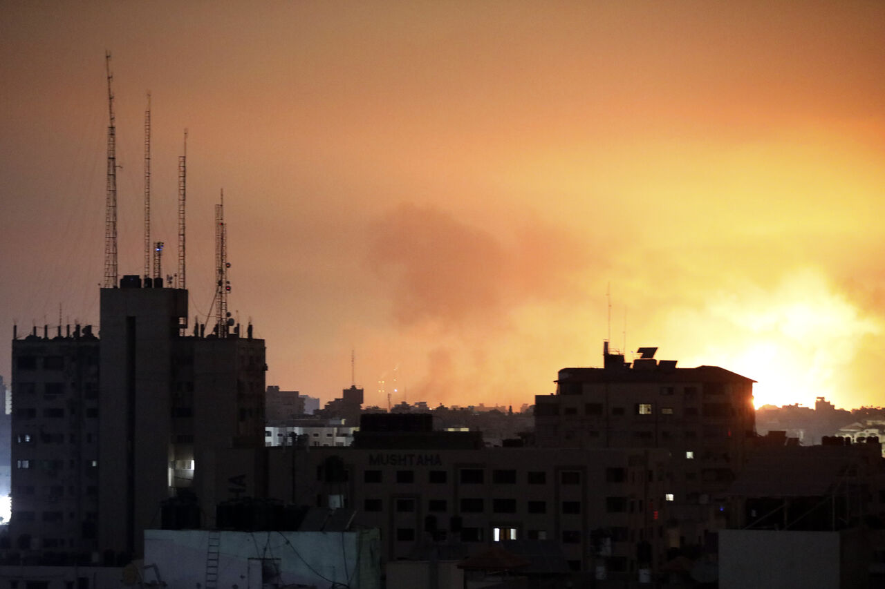 شهادت ۱۰ فلسطینی در حمله به خانه ای در جنوب نوار غزه