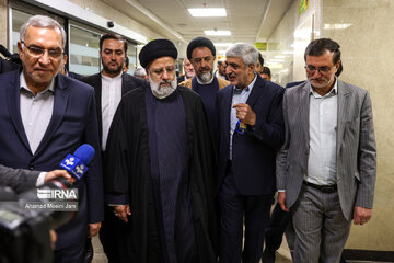 Raisi inaugurates Imam Khomeini Hospital in  Tehran's Shahriar