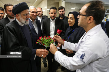 Raisi inaugurates Imam Khomeini Hospital in  Tehran's Shahriar