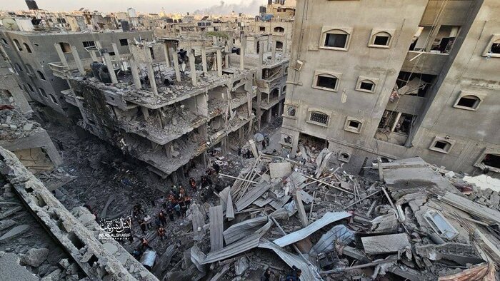 استشهاد 80 مدنيا فلسطينيا في قصف إسرائيلي على خان يونس بغزة