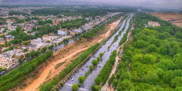 مجوز حضور خبرنگاران در جلسات تغییر کاربری باغات شیراز صادر شود