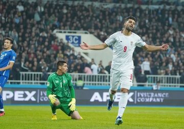 اقدام جالب‌ طارمی؛‌ بازوبند را به بیرانوند بدهید