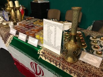 استقبال از غرفه ایران در بازارچه همسران دیپلمات در بوداپست