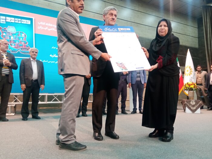 استاندار فارس : پروژه‌های نهضت ملی مسکن باید همراه با کتابخانه بهره‌برداری شوند