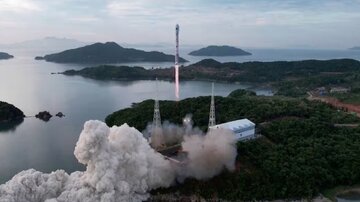کره شمالی ماهواره نظامی به فضا پرتاب کرد