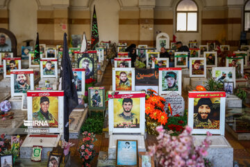 Iran FM attends Rawdat Al Shahidain Cemetery in beirut