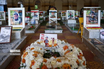 Iran FM attends Rawdat Al Shahidain Cemetery in beirut