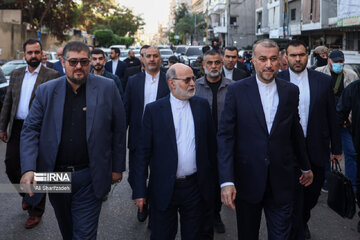 Iran FM attends Rawdat Al Shahidain Cemetery in beirut