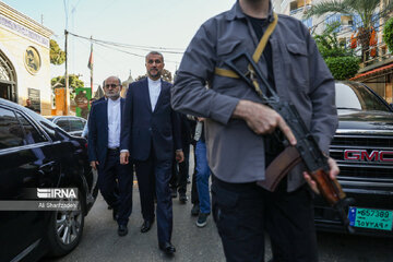 Iran FM attends Rawdat Al Shahidain Cemetery in beirut