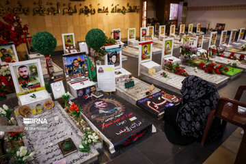 Iran FM attends Rawdat Al Shahidain Cemetery in beirut