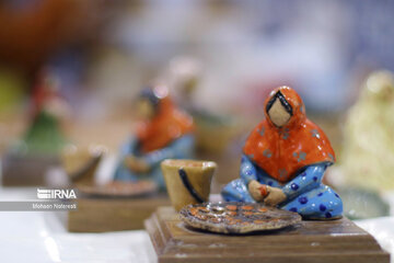 Iranian artists attend handicrafts exhibition in east country