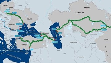 تاکید رئیس جمهور قرقیزستان بر توسعه همکاری‌های ترانزیتی در منطقه 