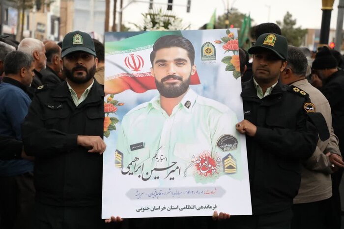 پیکر شهید انتظامی در بیرجند تشییع شد