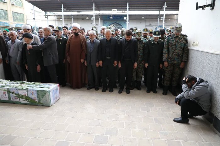 پیکر شهید انتظامی در بیرجند تشییع شد