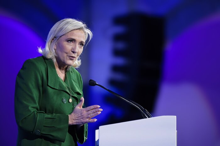 اسکای نیوز: لو پِنِ افراطی در آستانه قدرت در فرانسه است