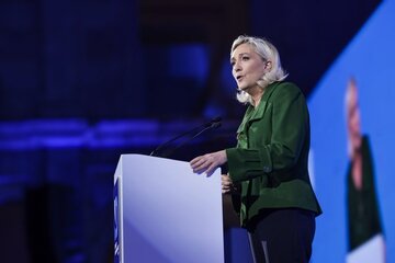 Le Pen : L’Europe est multimillénaire quand l’UE a 70 ans (Frexit)