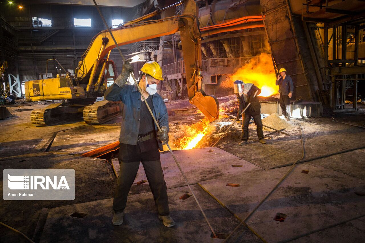 تولید فولاد در ایران  ۷۰۰ هزار تُن افزایش یافت