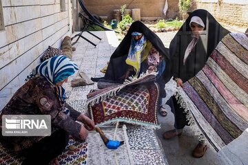 ۹ میلیارد ریال وام مشاغل خانگی به هنرمندان کمیجان پرداخت شد 