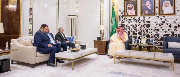 السفیر الإیراني في الرياض يلتقي وزير الداخلية السعودي