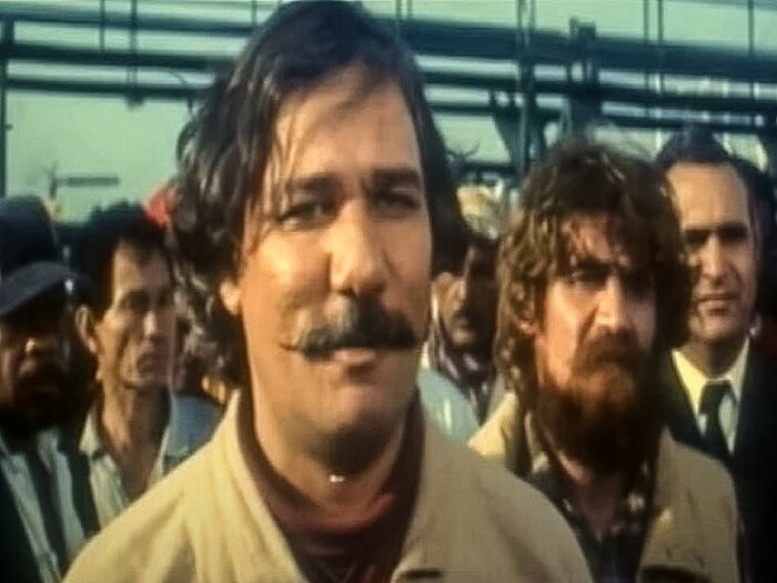 جمشید جهانزاده: «جنگ نفتکشها» بدلکار و جلوههای ویژه نداشت/ پایمان به کف اقیانوس میخورد