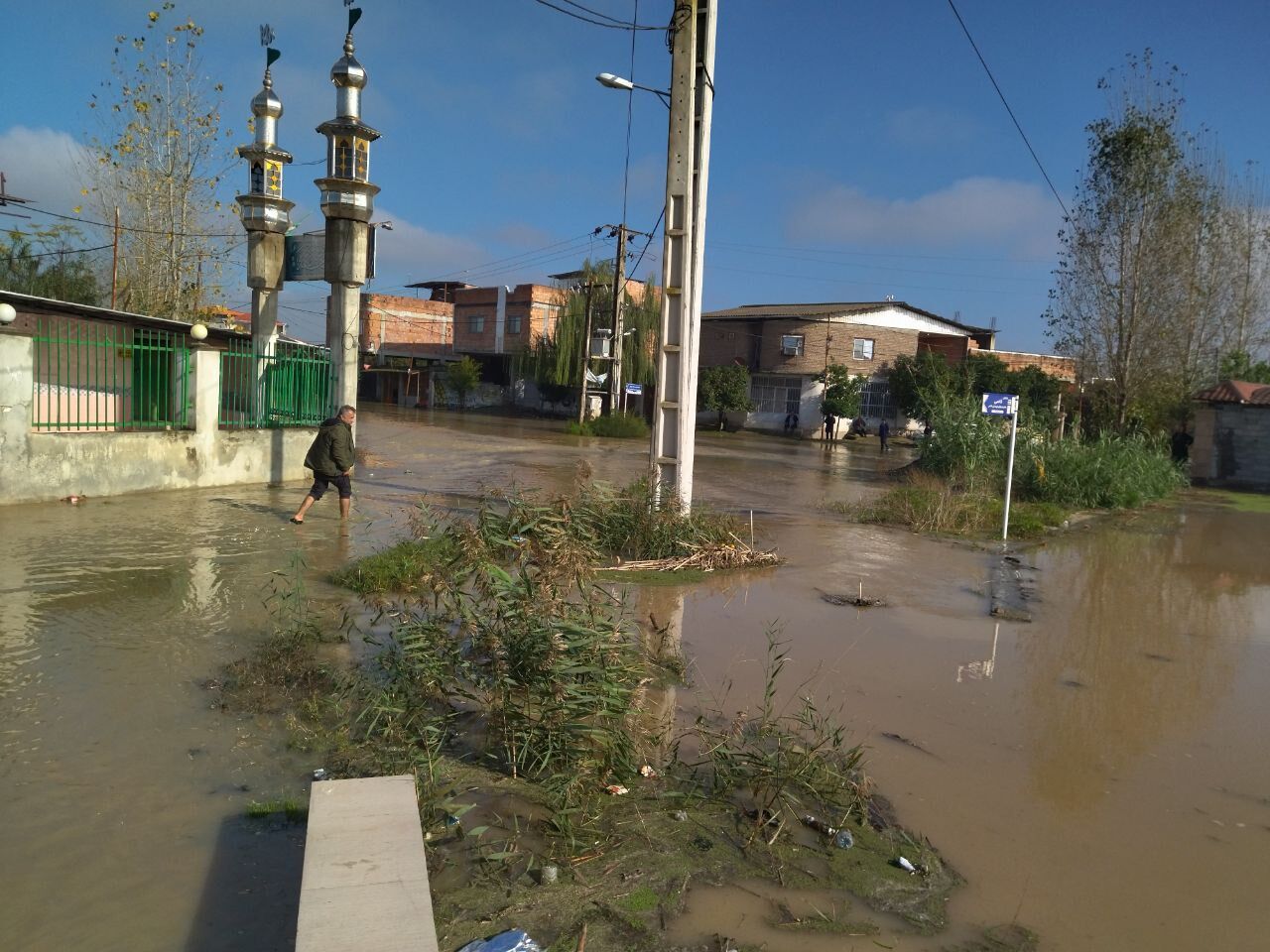 فیلم|طغیان رودخانه‌های محلی و آبگرفتگی روستاهای بابل