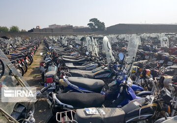 ۶۰ هزار موتورسیکلت در پارکینگ/ الزام موتورسواران به استفاده از کلاه ایمنی