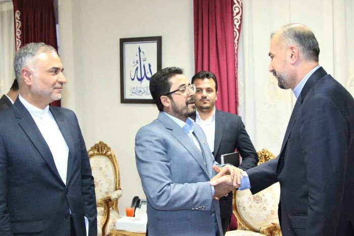 حضور امیرعبداللهیان در سفارت یمن برای قدردانی از حمایت این کشور از مردم غزه