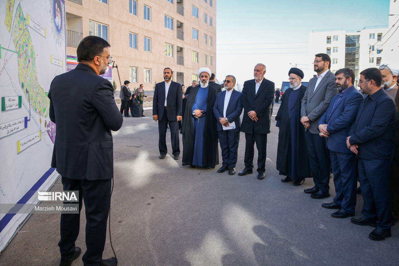 Presidente iraní inaugura 4.380 unidades residenciales en Parand