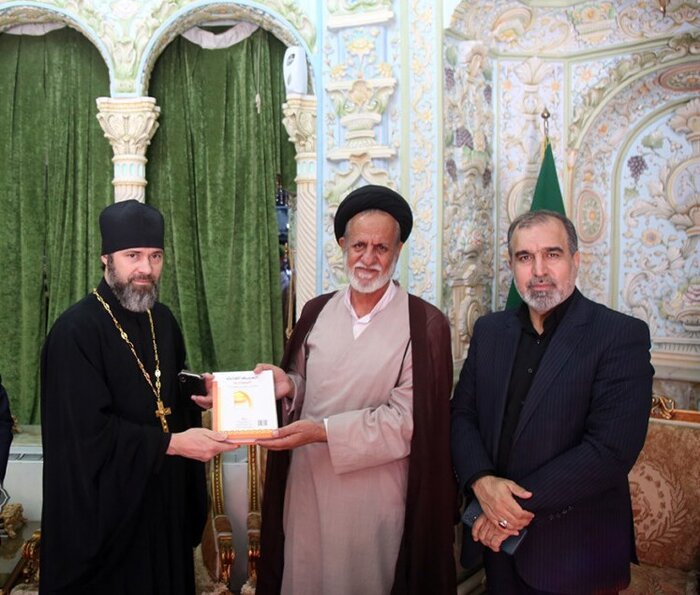 حضور مدیر شورای ارتباطات کلیسای ارتدوکس روسیه در حرم حضرت معصومه (س)