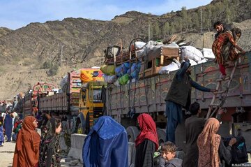 اخراج بیش از ۴۰۲ هزار نفر مهاجر افغان از پاکستان
