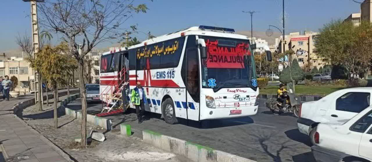اتوبوس آمبولانس اورژانس در میدان اصلی پردیس مستقر شد