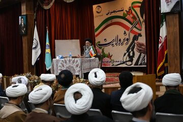 امام جمعه اصفهان: ائمه جمعه مردم را به مشارکت در انتخابات ترغیب کنند