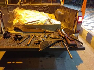 کشف لاشه گراز وحشی از خودرو یک شکارچی متخلف در دالاهو