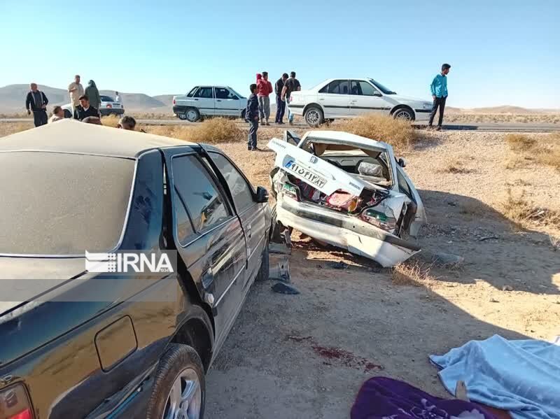 برخورد ۲ خودرو سواری در فارس سه کشته داشت