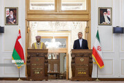 Ministro de Exteriores iraní: Hay buenos progresos en las relaciones entre Irán y Omán