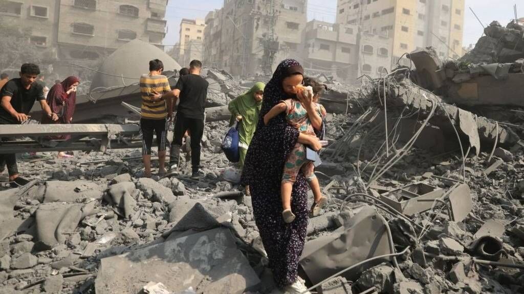 استفاده از بمب‌های ۲۰۰۰ پوندی علیه غزه/ خطر بیمارستان المعمدانی را تهدید می‌کند + فیلم