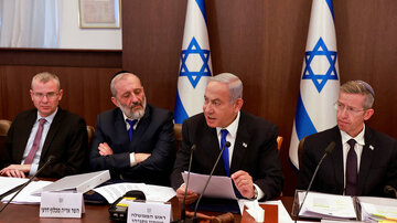 جنجال در دیدار خانواده‌های اسرای صهیونیست و نتانیاهو