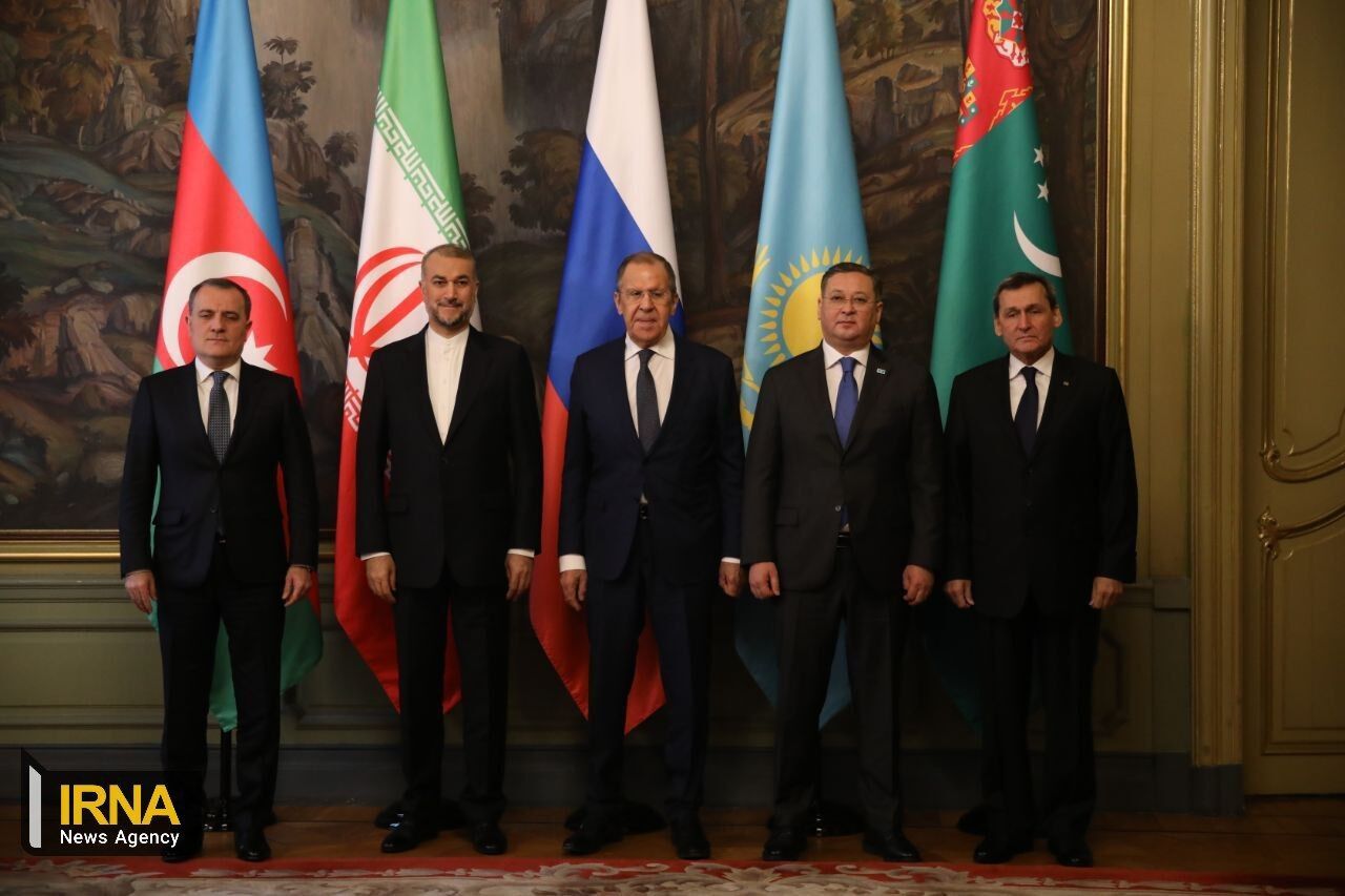 Moskova'da Hazar'a kıyıdaş ülkelerin dışişleri bakanlarının toplantısı başladı