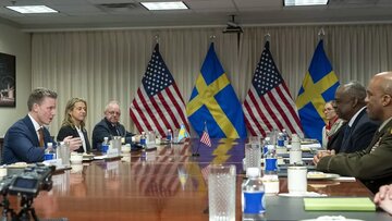 سوئد قرارداد همکاری‌های نظامی با آمریکا امضا کرد