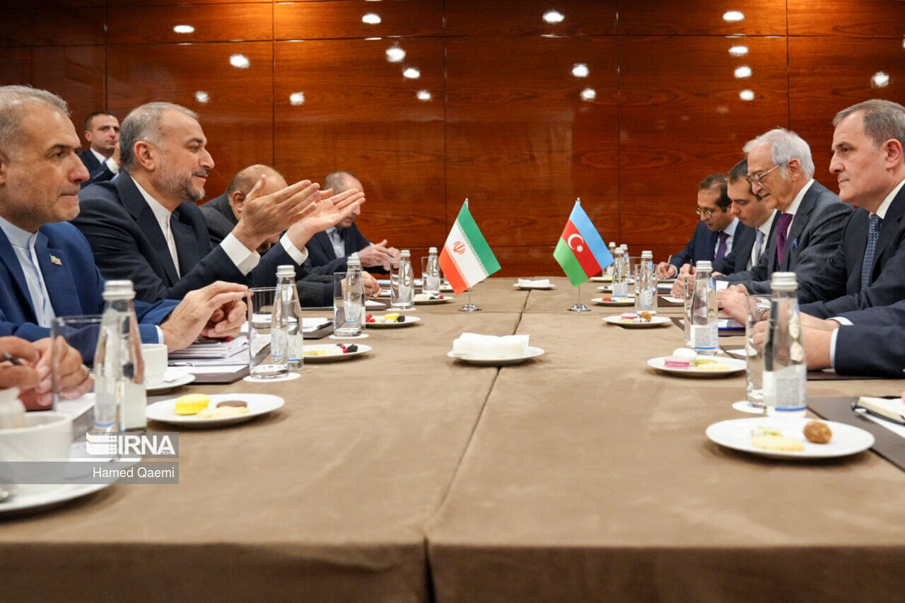 Amir Abdolahian: Irán y Azerbaiyán buscan “relaciones equilibradas” en todos los campos