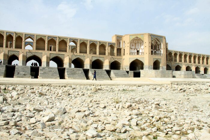 بحران‌های محیط زیستی اثر مُخربی بر بناهای تاریخی اصفهان دارد