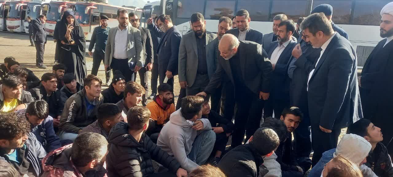 Ministro del Interior iraní: Todos los inmigrantes ilegales deberán regresar a sus países de origen
