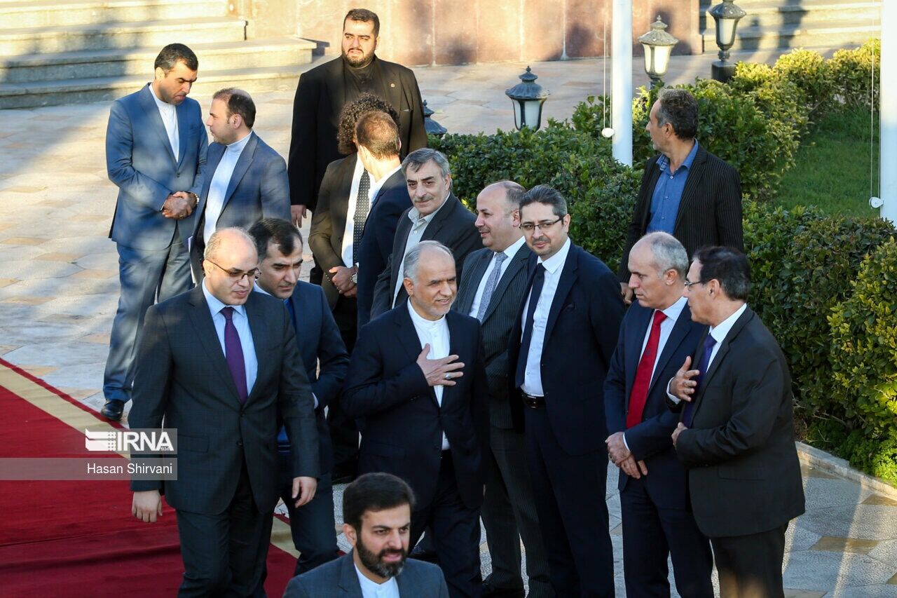 Der syrische Premierminister in Teheran eingetroffen