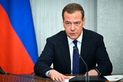 مدودف: ادعاهای «شولتس» درباره توقف عرضه گاز روسیه به اروپا «دروغ» است
