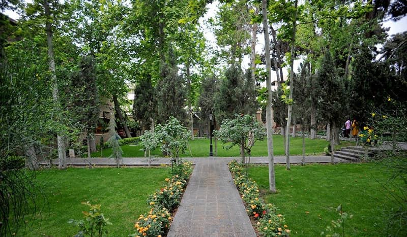 آشنایی با باغ موزه نگارستان در تهران