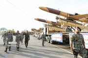 Mit Raketen bewaffnete Karar-Drohne der Armee der Islamischen Republik Iran