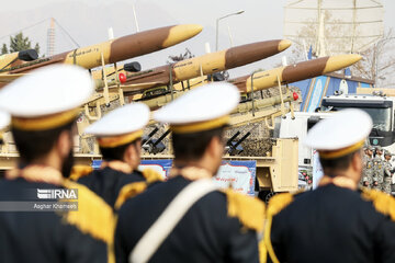 L'armée iranienne reçoit des dizaines de drones Karrar équipés de missiles air-air