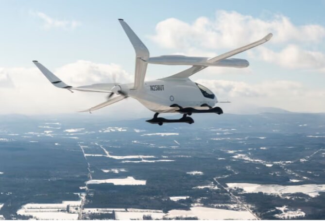 هواپیمای برقی در نیوزیلند محمولههای پستی را تحویل میدهد